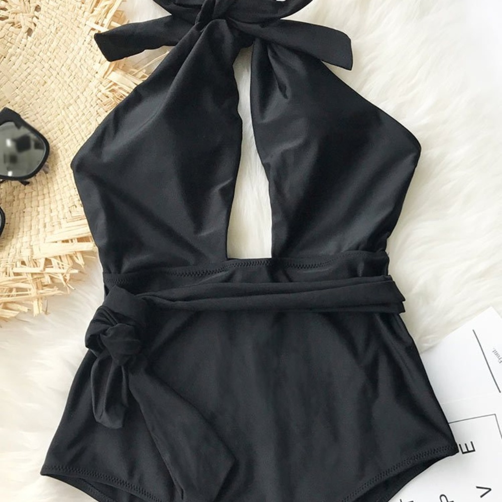 CUPSHE ETERNAL MYSTERY SOLID ONE-PIECE SWIMSUIT